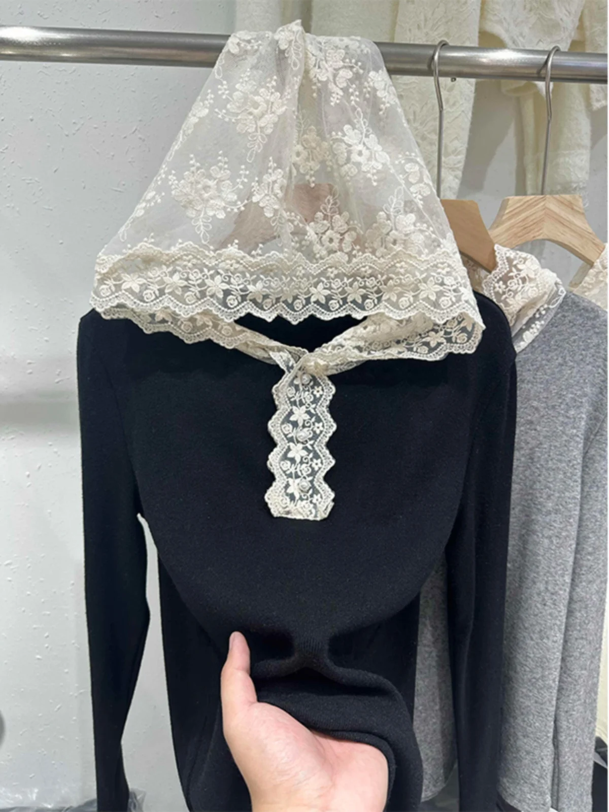 

Корейская Sle Lazy Lace Base irt, женская ранняя осень, новая кружевная основа irt Faionable Top, модная длинная толстовка с капюшоном све