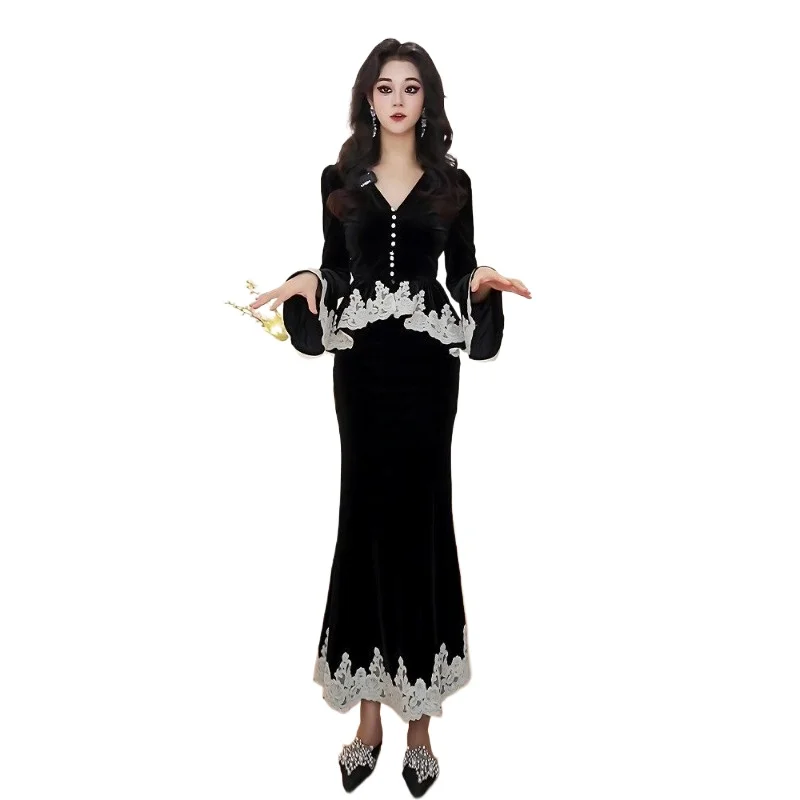 

Autumn Winter Temperament Commuting New Velvet Lace Splicing Large Size Set, Thin Top Skirt Two-piece Set High Appearance Level