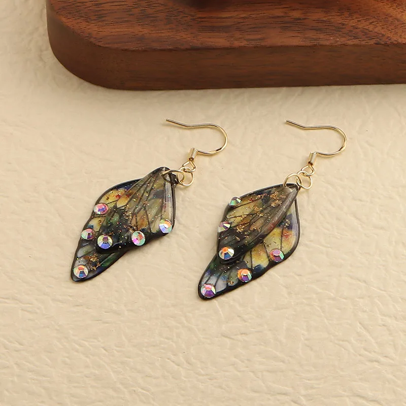 Minar Fairy Clear Gradient Color Resin Wings Dangle Earrings für Damen Großhandel Kupfer Strass Schmetterlingsanhänger Ohrring