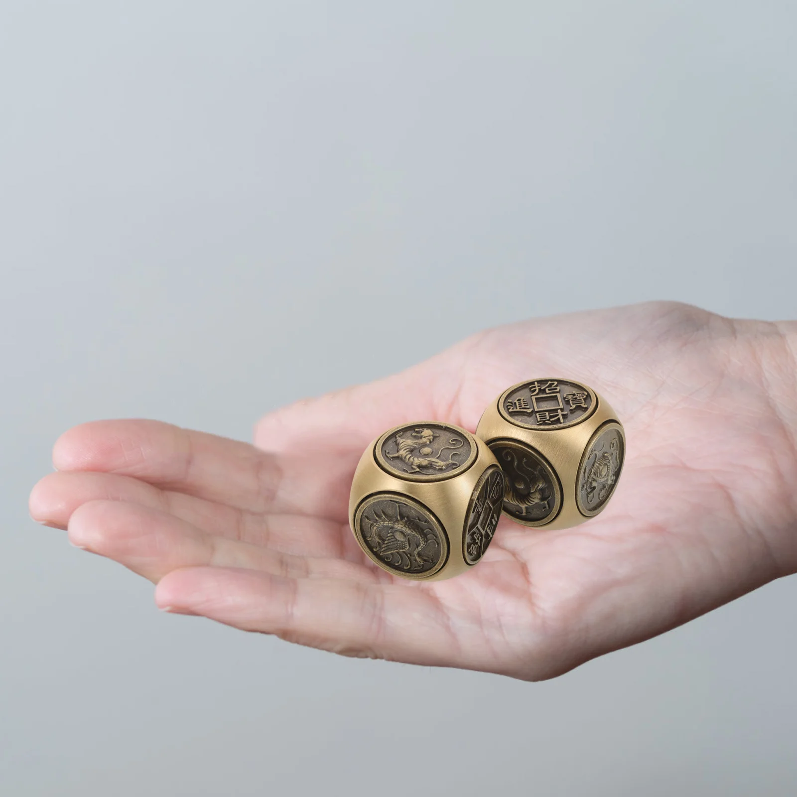 2 قطعة كرة اليد النحاسية المعدنية ستة جوانب الدورية الرجعية مكتب أداة مكتب الاسترخاء الإجهاد الإغاثة لعبة سبينر #2