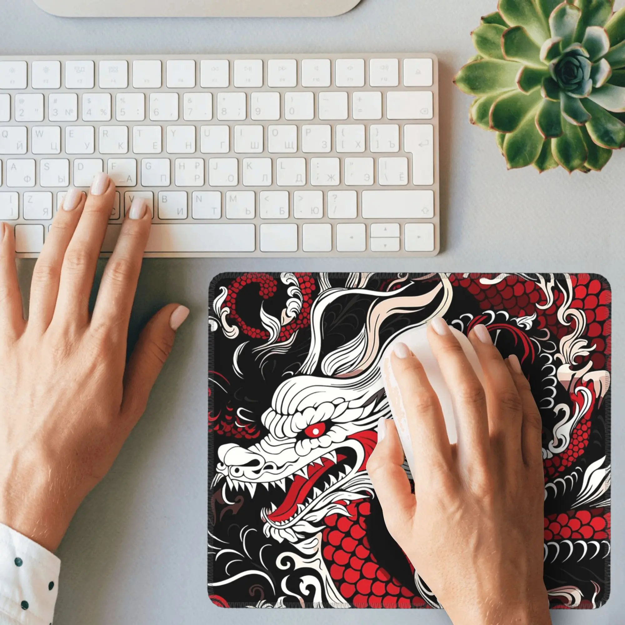 Красный, черный и белый традиционный китайский дракон. Коврик для мыши Компьютерная клавиатура Коврик для мыши Игровой ПК Коврик для ноутбука