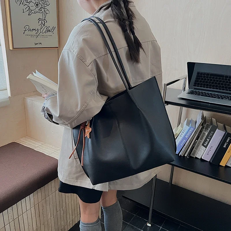 

Elegant Classic Diaper Bag Women Luxury Crossbody Bag High-End Handbag Minimalist Vintage Large Capacity Leather Tote Bag