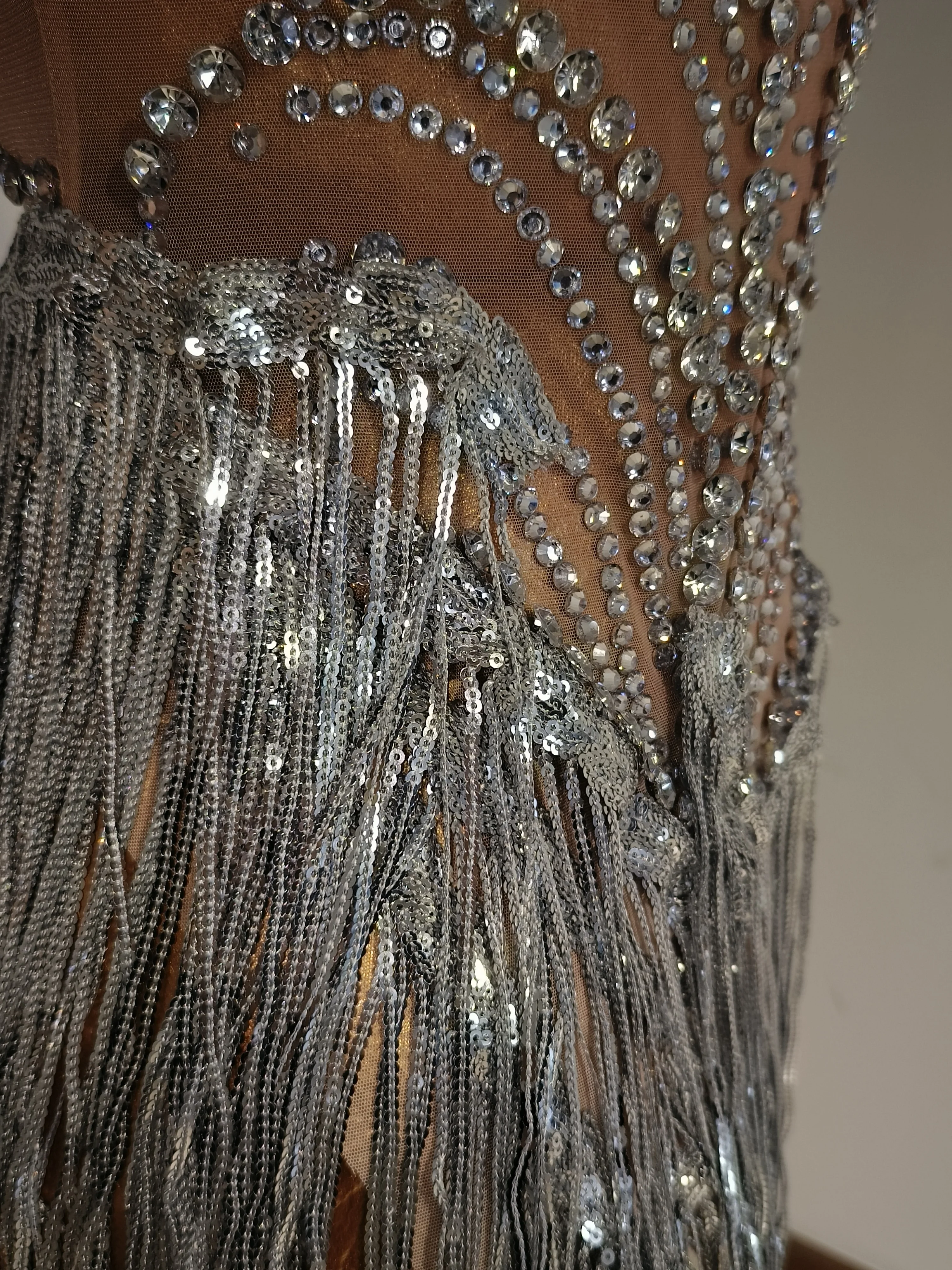 Robe transparente en maille transparente pour femmes, strass scintillants, paillettes, pompon, soirée, fête d'anniversaire, discothèque, danse, chanteur, tenue de scène