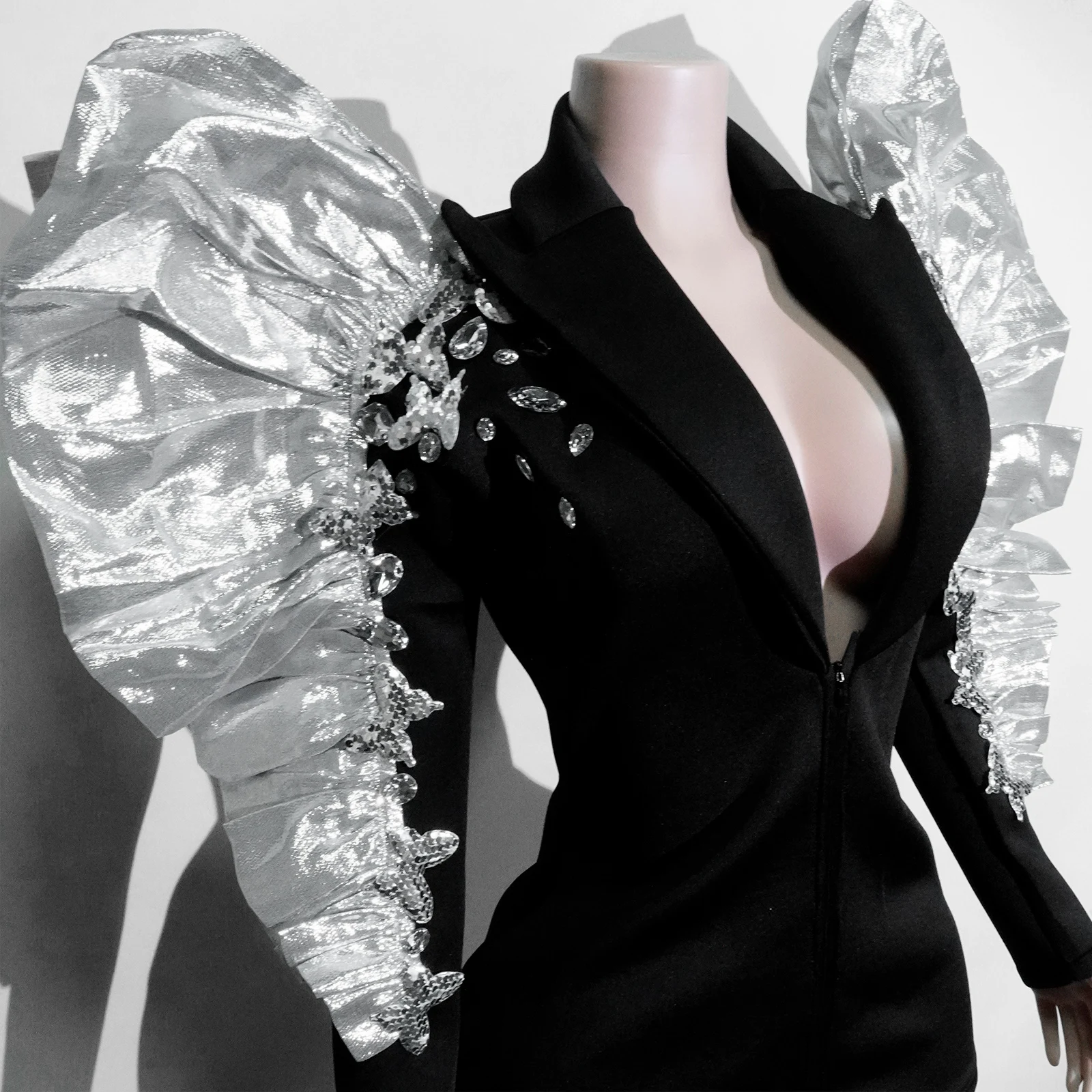 سترة gogo الفاخرة المصنوعة من حجر الراين واللؤلؤ اللامع زي المسرح المثير DJ Singer Bar ملهى ليلي زي أداء حفلة عيد الميلاد