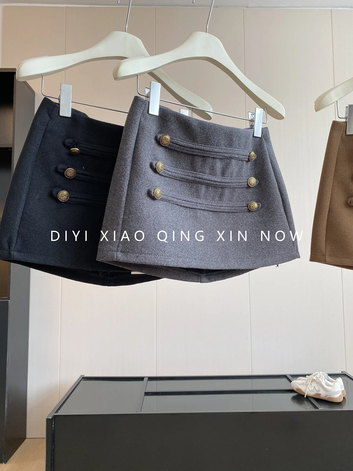 Low Waist A-Line  Skirt Women's Autumn Winter Woolen Texture Half Skirt Sexy Girl Metal Buckle Decorative Design Sensation