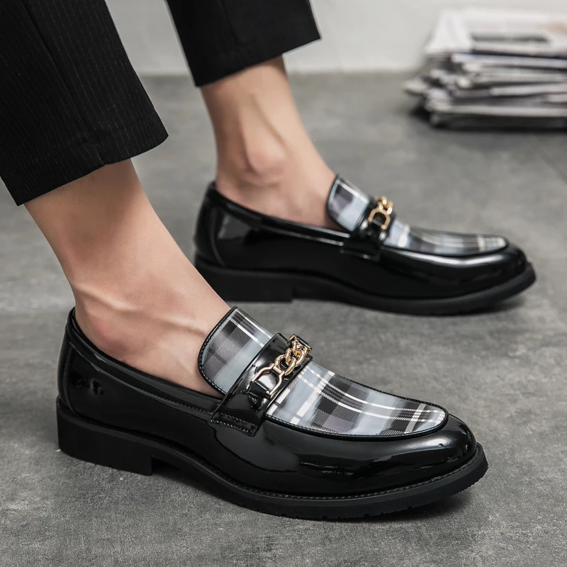 Spring Italian Luxury Leather Shoes for Men Chain Loafers Casual Men Shoes Slip-on British Style Striped Thick bottom Moccasins