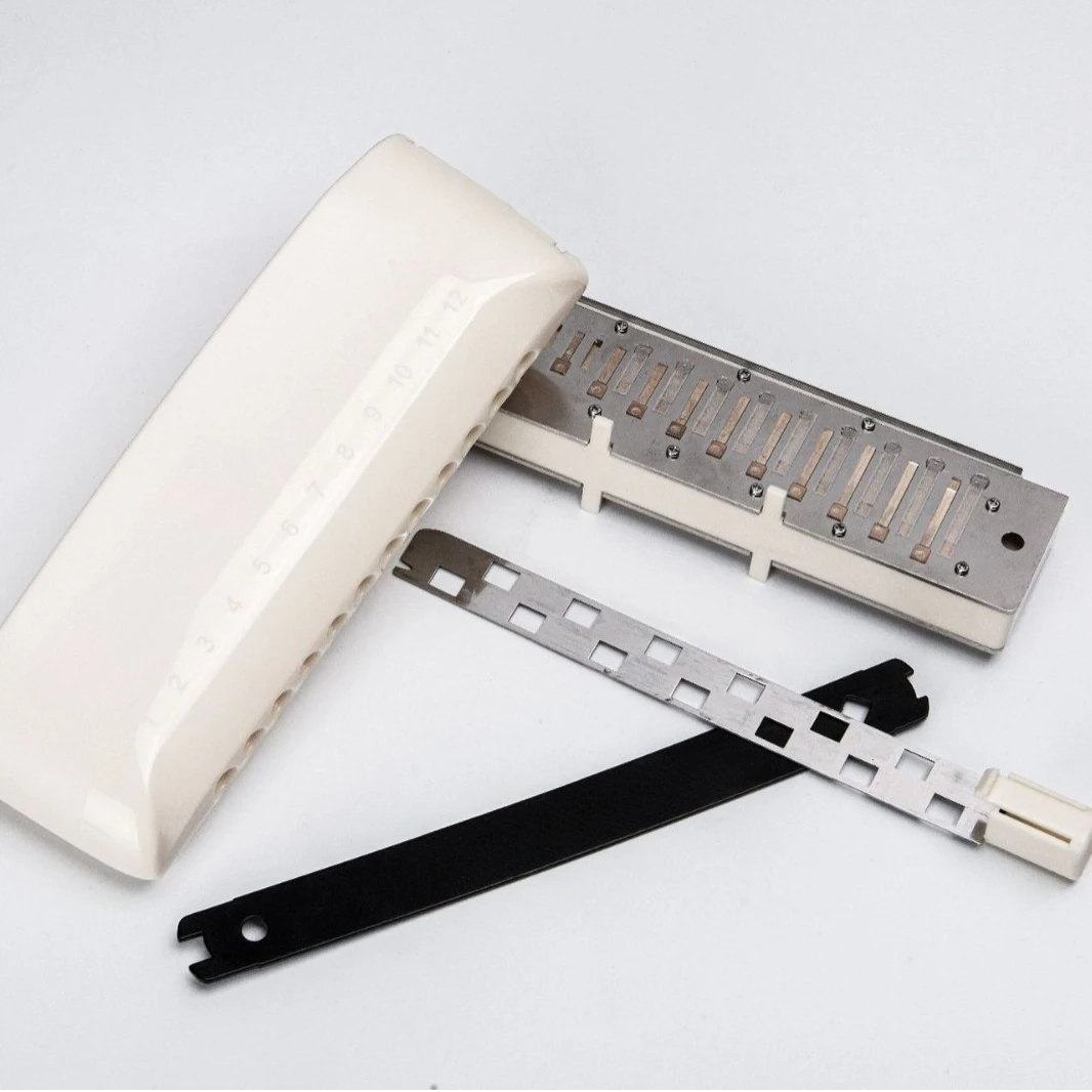 12 Hole Chromatic Harmonica Simple Design 12-Note Half Tone for Beginners, Professional Musical Instrument