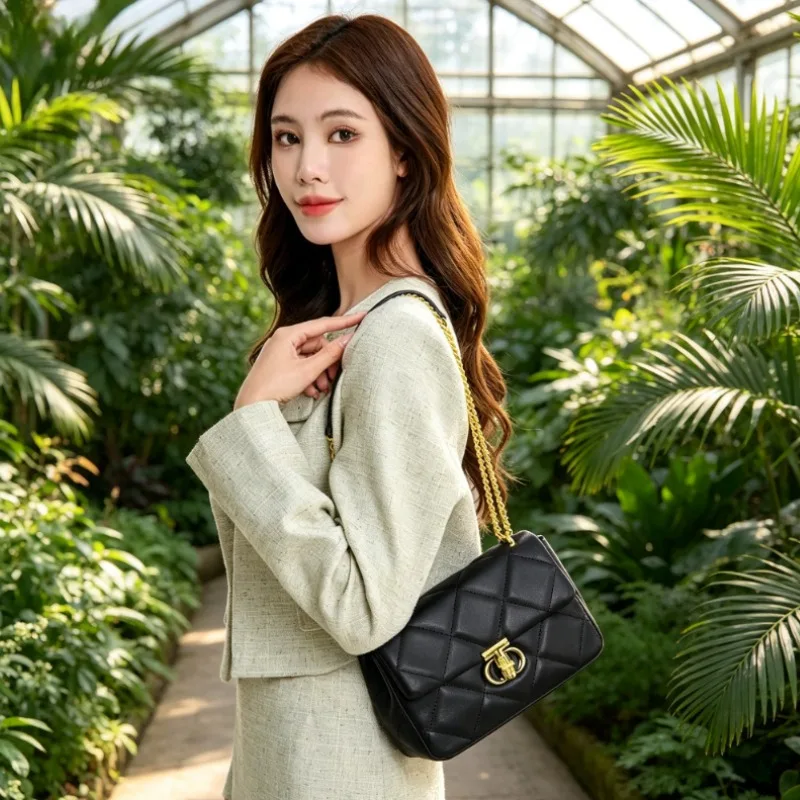 famosa-borsa-a-tracolla-da-donna-moderna-e-alla-moda-borsa-a-tracolla-di-lusso-e-di-tendenza-piccola-borsa-quadrata