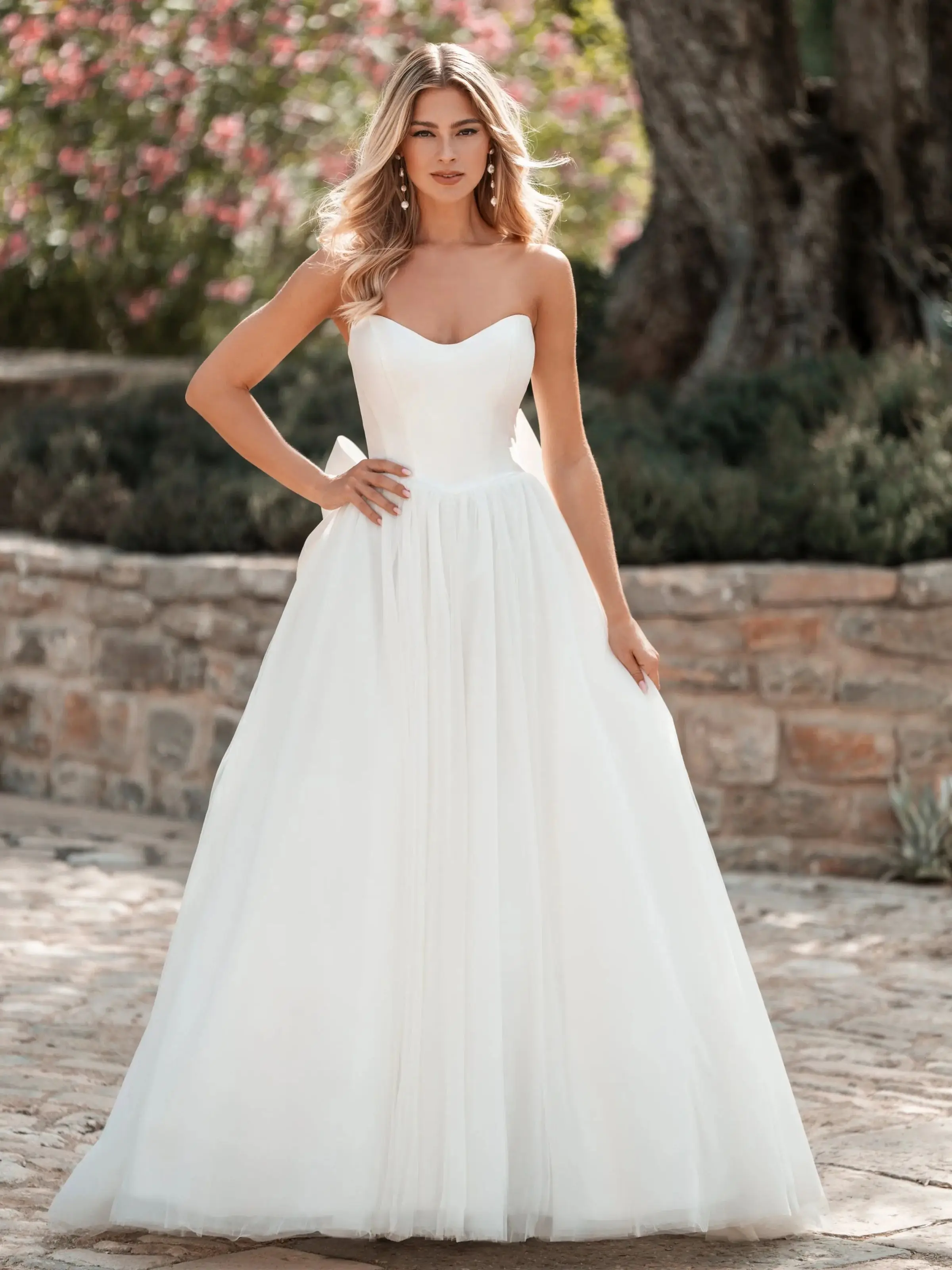 

Simple A Line Wedding Dresses Vintage Sleeveless Tulle Bridal Gowns with Bow Charming Floor Length Customized Vestidos De Mariee