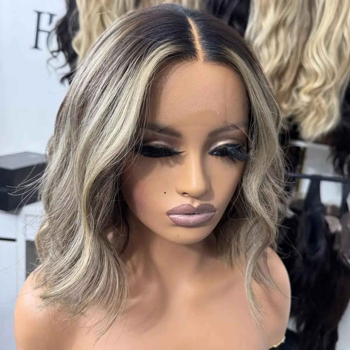 

13x4 Free Part Ombre Ash Blonde Brown Highlights Synthetic HD Lace Front Wig Short Wave Bob Natural Density Wig Gluless Hairline