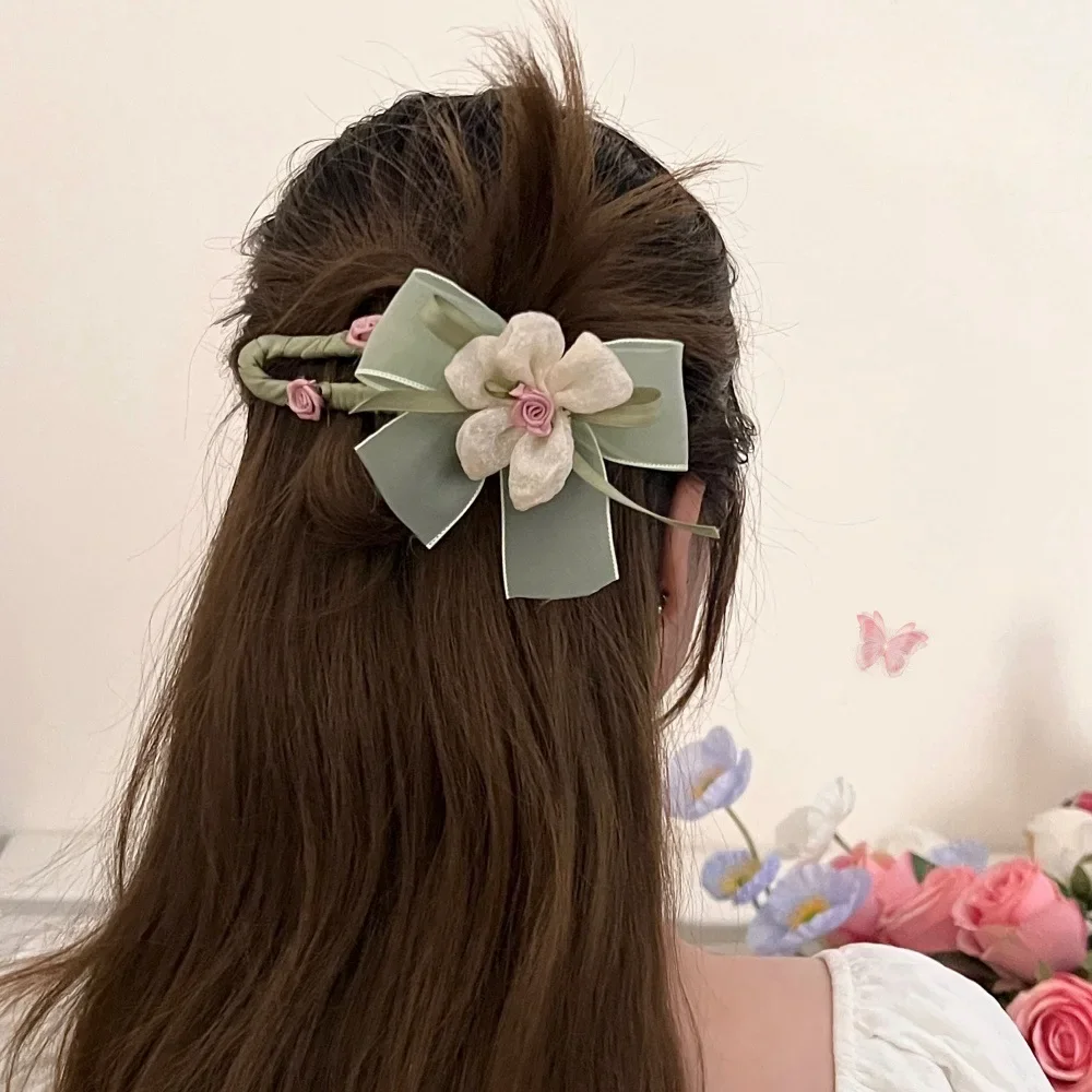 Scopri il Fascino di Piccoloni: La Nuova Tendenza nei Accessori per Capelli