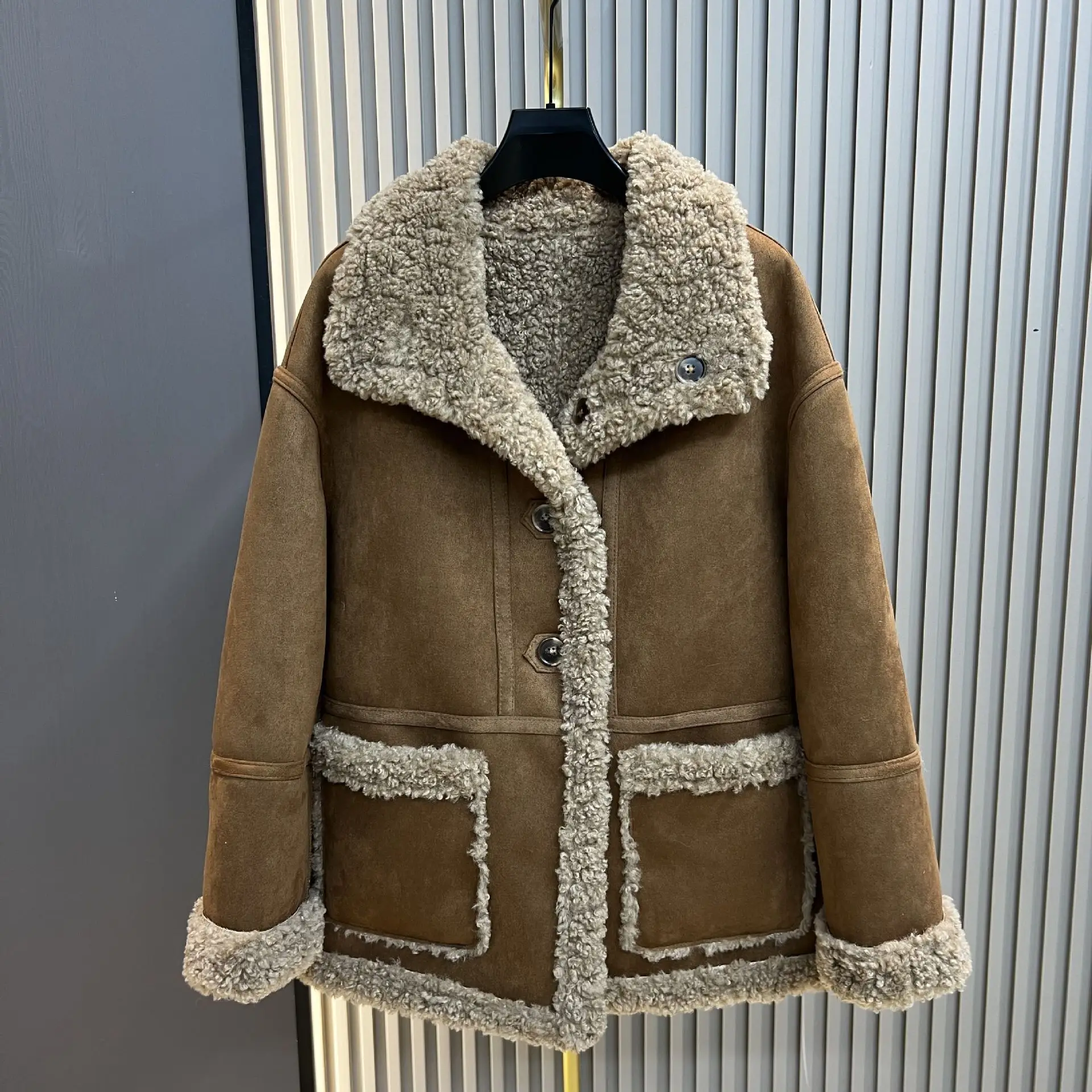 Faux Wool Sheepskin Coat for Women 2025 Winter New Suede Reversible Thickened Warm Women's Faux Fur Coat