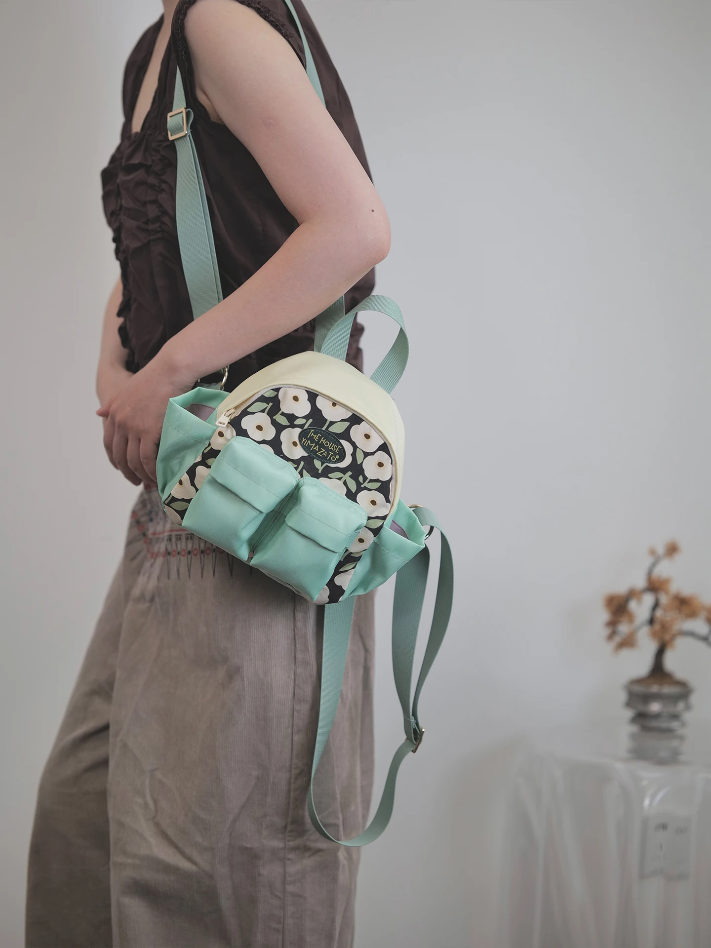  Lightweight  Color Block Design Multi-Pocket Backpack Casual Simple Style Commuter Bag for Youth Non-Waterproof