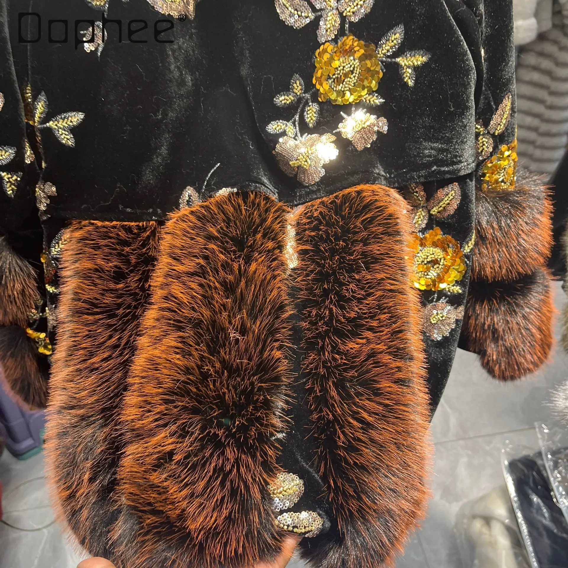 معطف فاخر صديق للبيئة بياقة من فرو الثعلب للنساء مطرز ثقيل مخملي مرقع سميك دافئ عالي الجودة معطف فرو صناعي شتوي #3