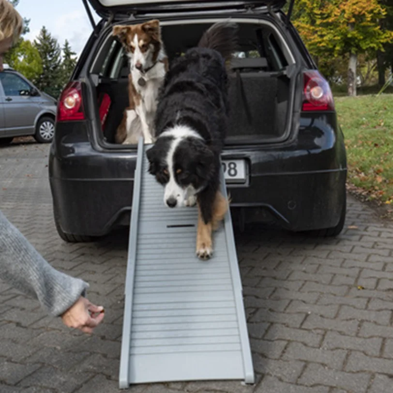 

Folding Ladder Portable Dog Ramp 68KG Bearing Car Ramps With Side Rails Pet Ramp Stairs for Medium Large Dogs Get Into A Car