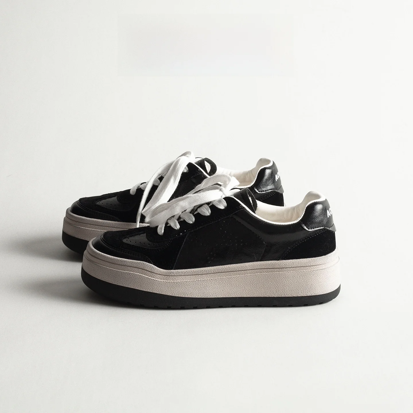 scarpe-casual-sportive-in-pelle-con-suola-spessa-rialzate-stile-retro-punta-rotonda-allacciate-morbide-e-leggere-per-il-tempo-libero