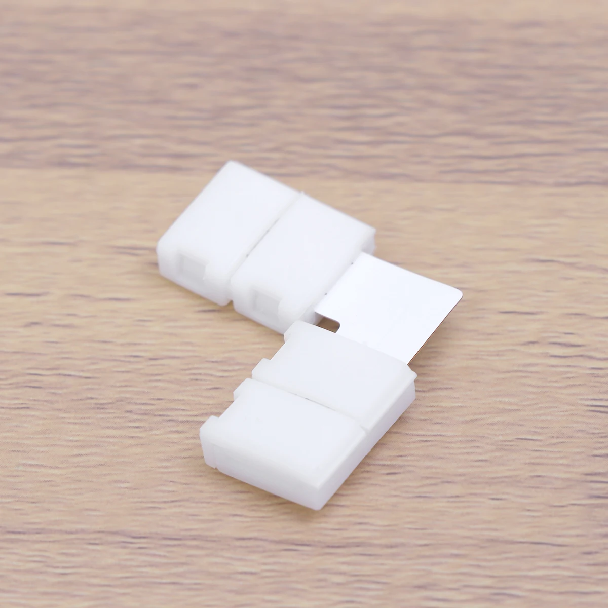 

10PCS Connector 10MM Width 90 Degree Right Angle 4 Pin Corner Clips Buckle LED Strip Adapter Light Accessory (White)