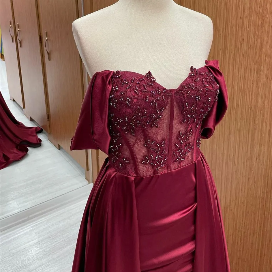 Sexy Mermaid Evening Dresses Pleats Satin Elegant Burgundy Vestido Off The Shoulder Sweetheart Lace Beads Customized Prom Gowns