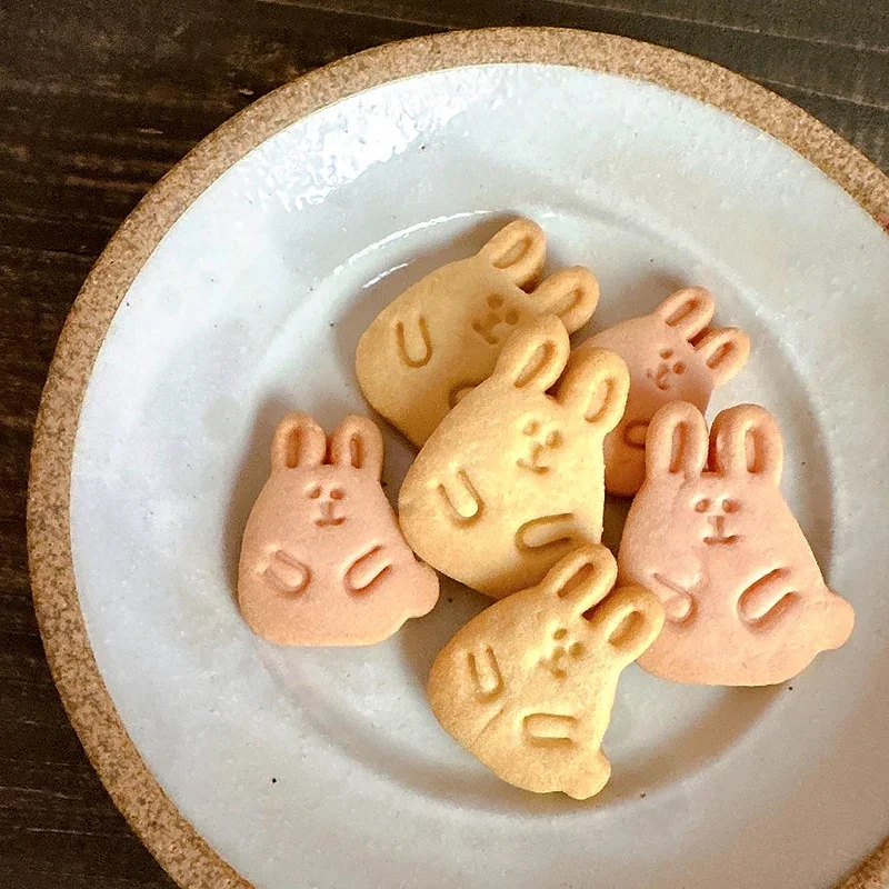 Cartoon Rabbit Biscuit Stamp Molds Carrot Chestnut Cookie Cutters Easter Day Cookie Moulds Embossers Cake Decorating Tools