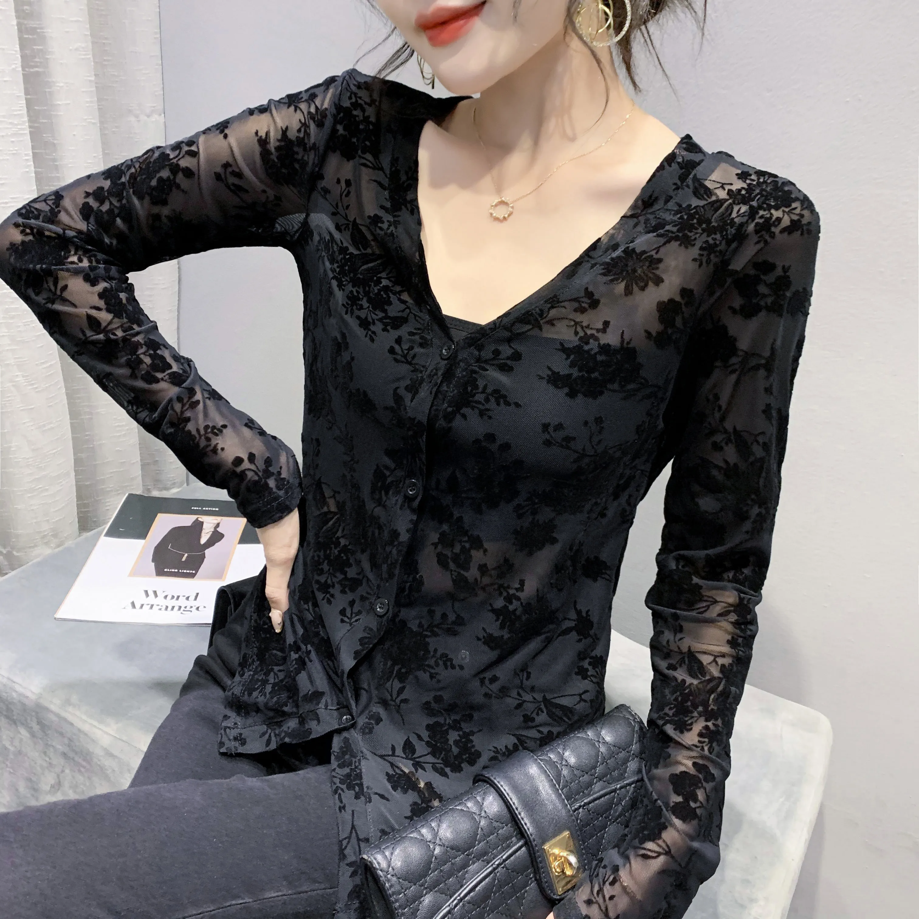 European,Clothes,T-Shirt,Chic,Sexy,V-neck,Button,Flocking,Cardigan,Patchwork,Women,Tops,Long Sleeve,Elastic,Tees,New,6917002