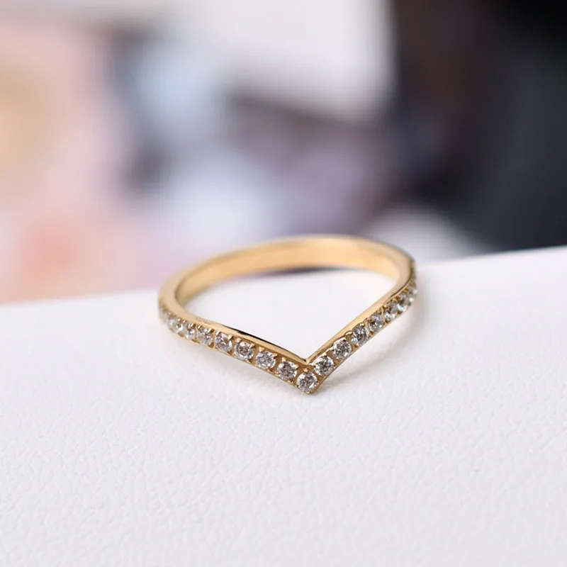 2025 New Fashion Jewelry Ring V-type Unique Design Inlaid Imitation Crystal Ring Jewelry Wholesale Cheap Marketing