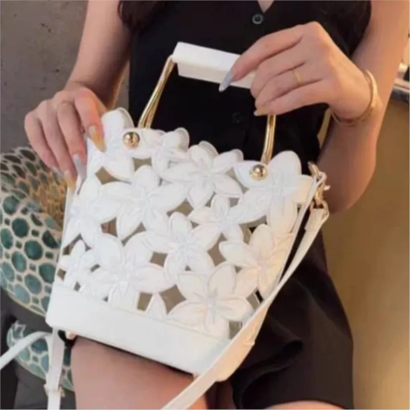 

Elegant Gentle White Floral Handbag Women Cutout Embroidered Leather Shoulder Bags Ladies Summer Fashion High End Crossbody Bag