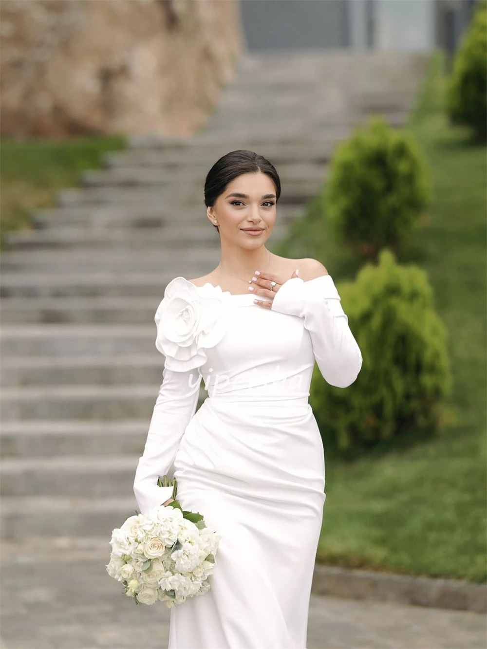 Maßgeschneiderte, hochwertige, schlichte Jersey-Kleider mit handgefertigten Blumenfalten, gerade, schulterfreie lange Kleider, maßgeschneiderte Anlasskleider, sexy