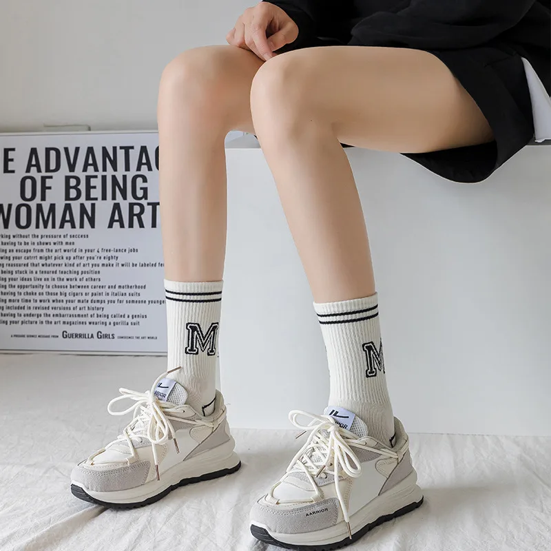 

2025 women's meddle tube socks black and white striped women sock alphabet sports street trendy woman socks
