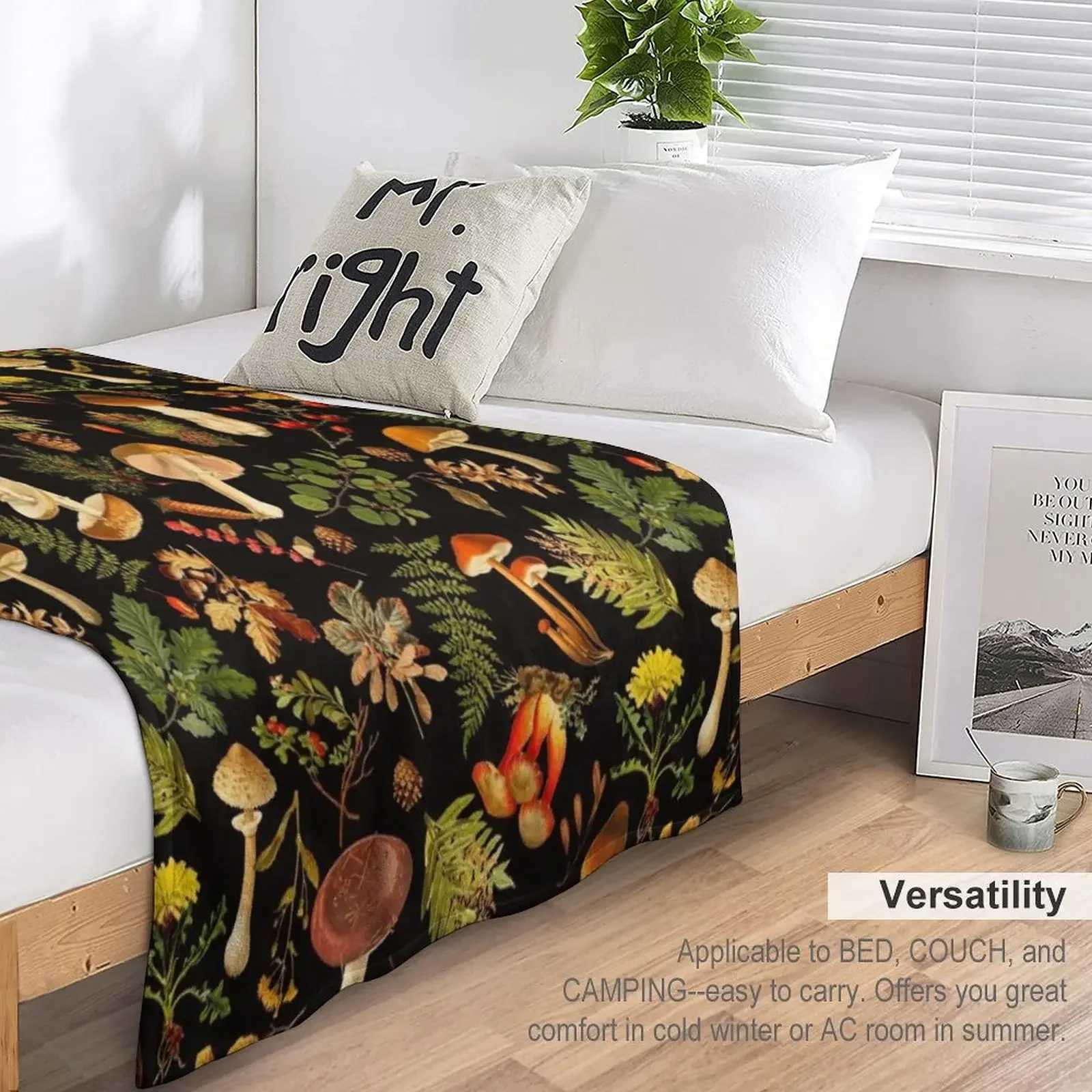 Vintage toxic mushrooms forest pattern on black Throw Blanket For Sofa Thin Hairy Blankets