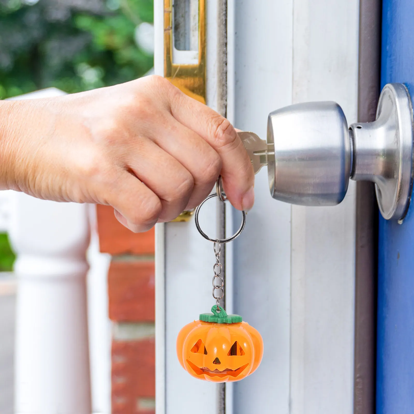 

Набор из 4 светящихся брелоков-тыкв для Хэллоуина, подвески для сумок, декоративные брелоки для ключей, сувениры для вечеринки, подарок на Хэллоуин