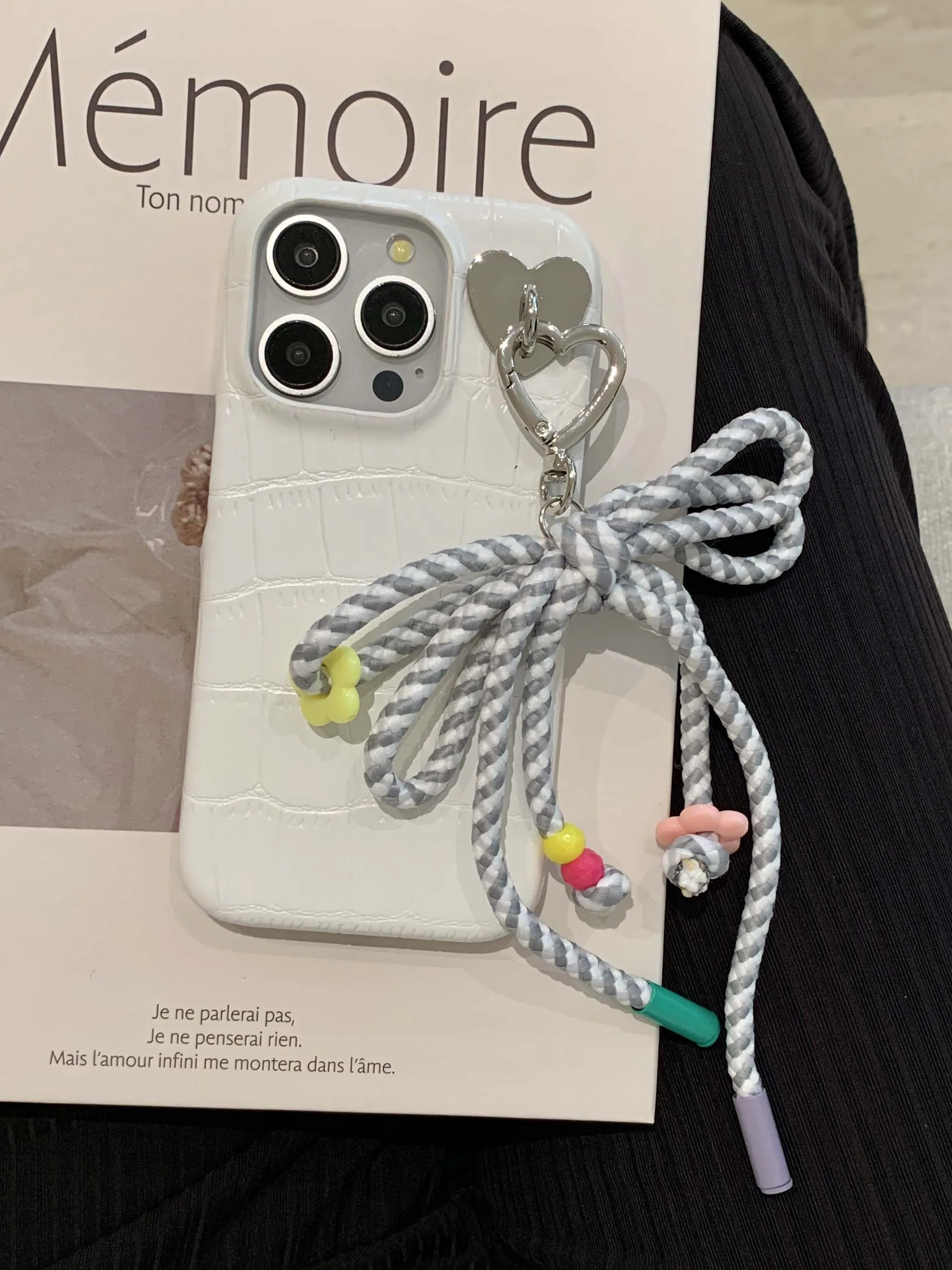 Colorful summer leather fundas for iphone 15 pro max 13pro 14pro 15promax 12 14 13 ins bowknot rope pendant simple phone case