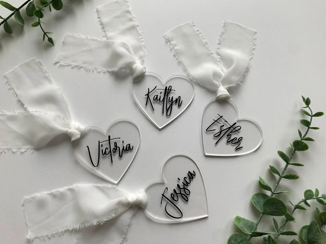 

30pcs Personalized Print Acrylic Gift Tag Heart Gift Tag Name Tags for Gifts Weddings Parties Gift Tag Baptism Decoration