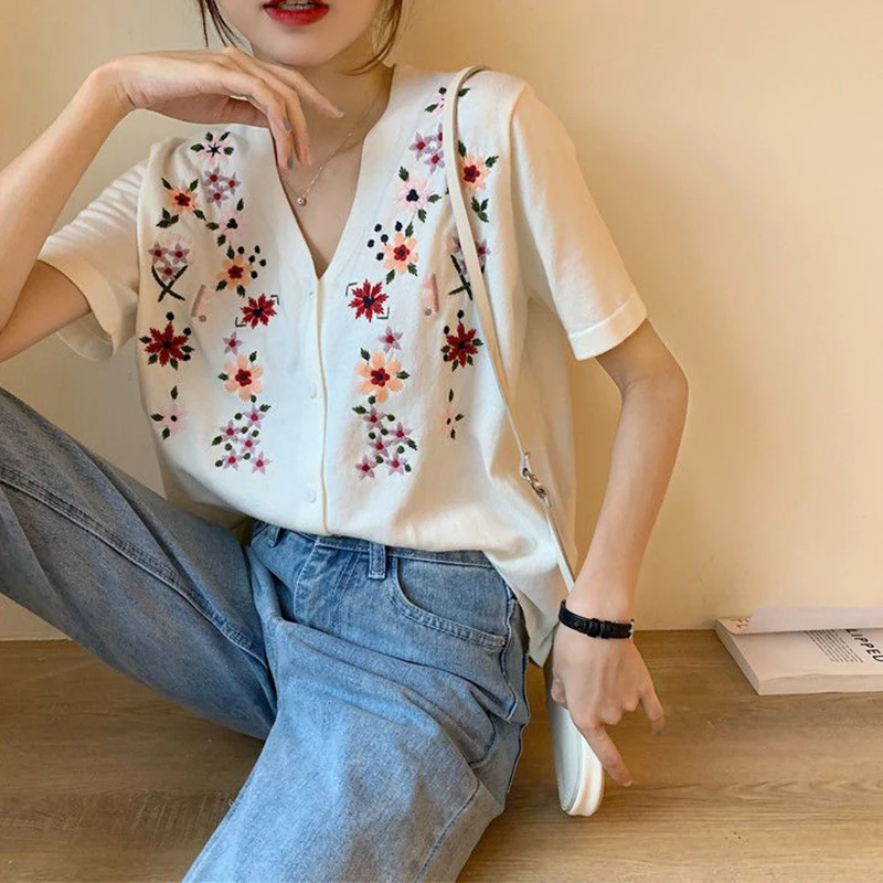 Summer Woman Clothes Thin Short Sleeve Shirt Flower Embroidered Blouse V-neck Elegant Fashionable Casual Fashion Loose All-match