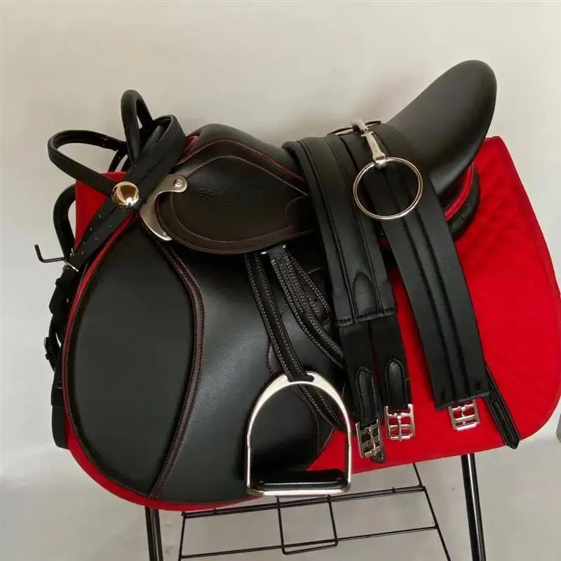 

Full set of saddle comprehensive saddle, full set of new British comprehensive saddle, double belly belt horse farm coach