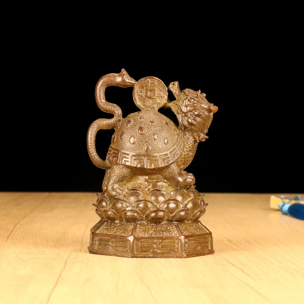 Antique-Style Round Alloy Incense Burner Perfect Small Decor for Car Entryway Tea Table Living Room and Home Decoration Statue