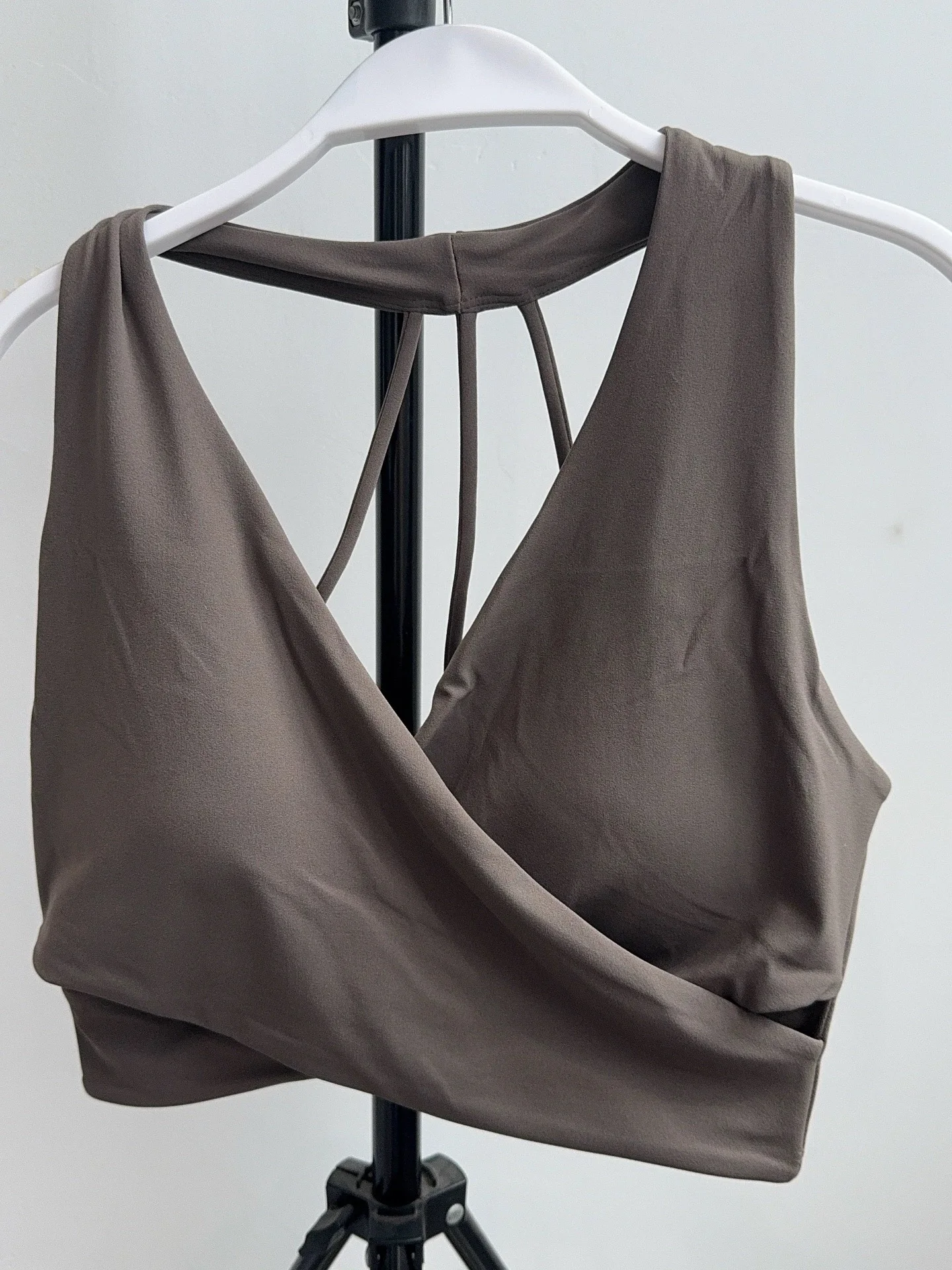 Damen Neckholder-Sport-BH mit Schönem Rückendesign, Stoßfest, Anti-Durchhängen, Push-Up, für Yoga, Training und Pilates – Detail 9