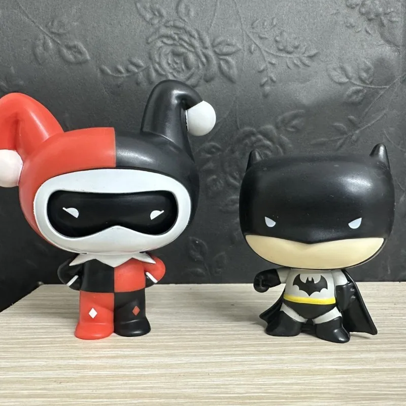 Dc liga da justiça anime periférico q-versão figura batman palhaço menina desktop boneca ornamentos presente de aniversário atacado
