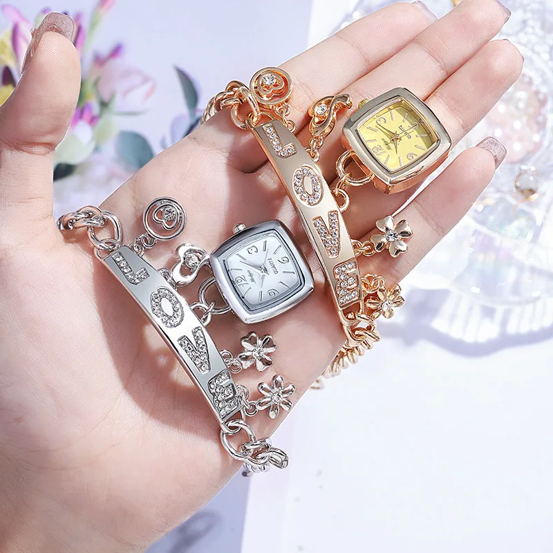 

Новые женские часы с буквами, инкрустированные стразами, браслет-цепочка, цветок, кулон, наручные часы, женские деловые часы, подарок