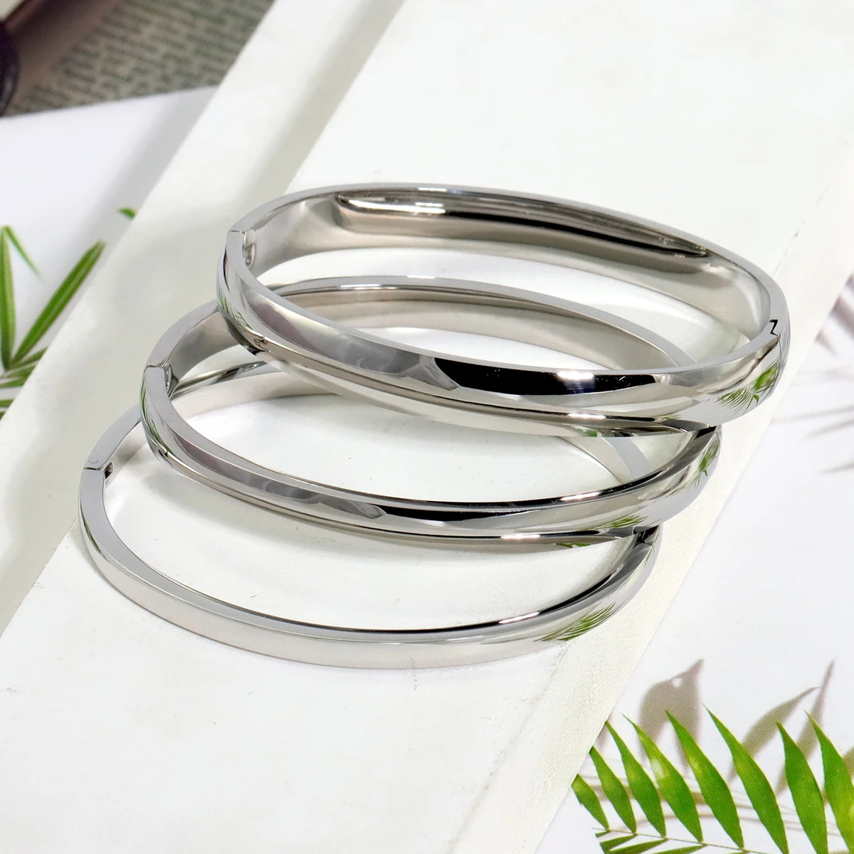 Hot Minimalist Stainless Steel Pure Gold Pvd Plated Plain Pattern Bracelet for Women\'s Simple 3 Piece Stackable Bracelet Jewelry