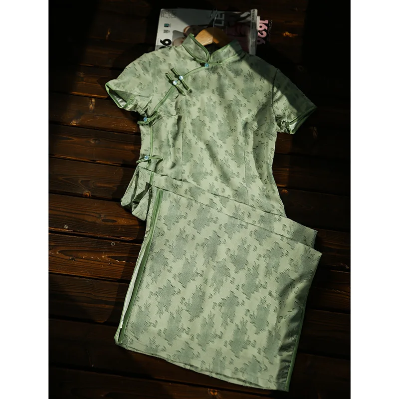 style high-end temperament improved long style simple and elegant girl green Chiffon new style in spring and summer of 2022