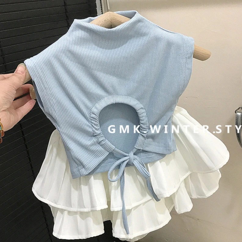 

Костюм для девочек, новинка лета 2023, детская одежда, корейский стиль, тонкая футболка без рукавов с открытой спиной для девочек, плиссированная юбка, два комплекта