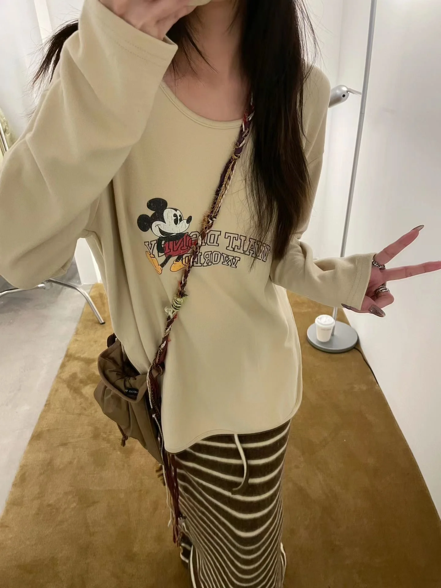 

Sweet Cool Cartoon Print Long Sve Women's T-irt CHICYAN2025 New Loose Fce Bot Split Casual Top Moisture ng