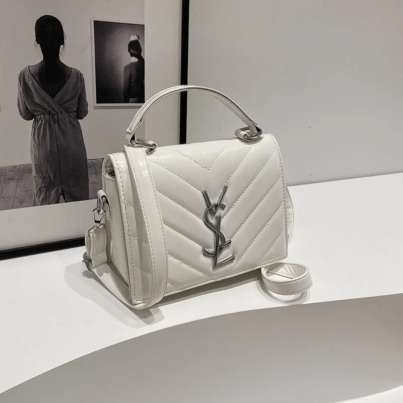 

2025 New Women's Niche Design Crossbody Bag Luxury Chain Strap Shoulder Purse Elegant Fashion Versatile Casual Chic Bag