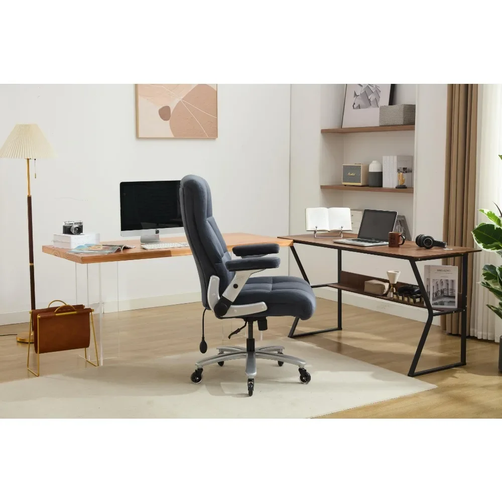 كرسي مكتب كبير طويل القامة مع كرسي كمبيوتر تنفيذي من القماش قابل للتعديل مع مسند ذراع قابل للطي ثنائي الأبعاد وعجلات مطاطية هادئة