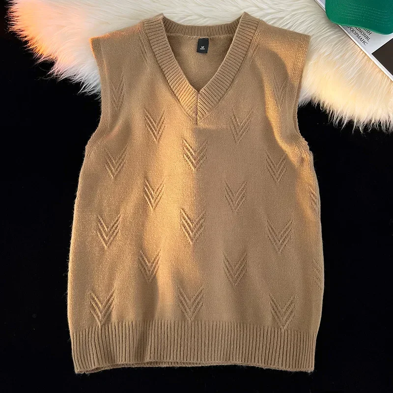 Autumn and Winter Comfortable Slim Fit Breathable Warm Vest for Men's Fashion Trend V-neck Retro Casual Knitted Sweater Vest view 5