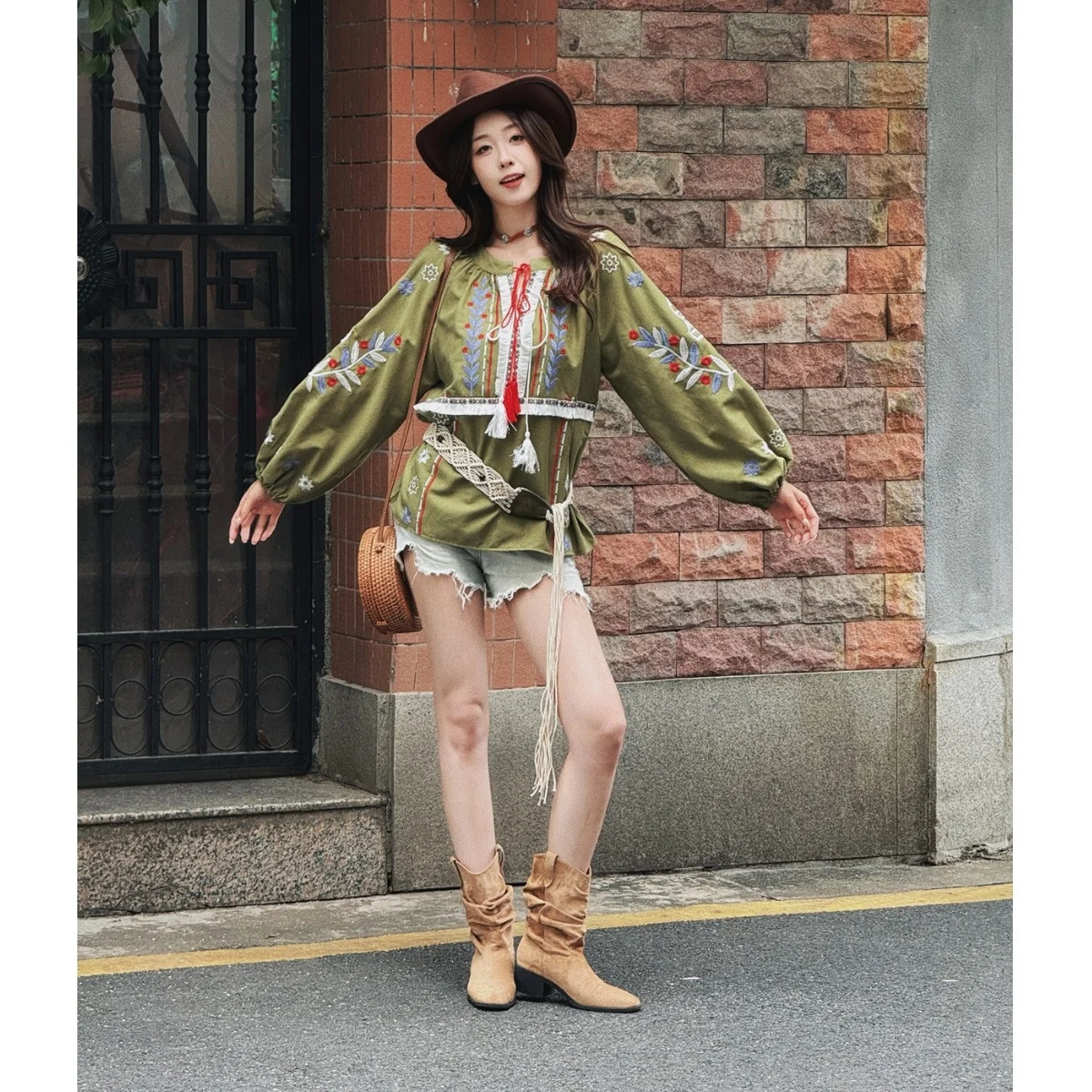 

Богемная ретро-рубашка-туника с вышивкой, цвета хаки, с длинными рукавами, свободного кроя, универсальная, для женщин, размер S