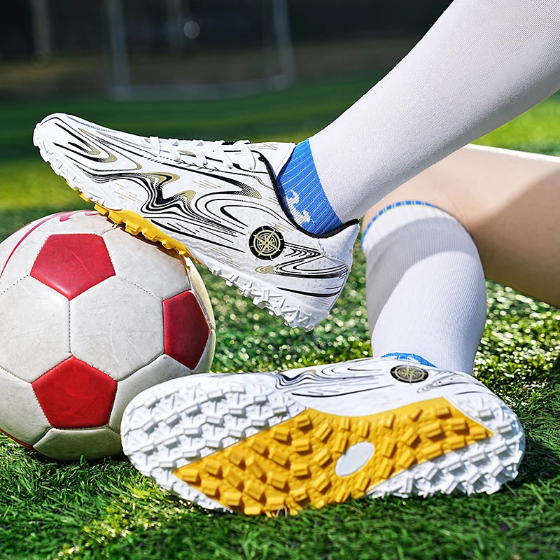 Outdoor Minimal Soccer Sneakers Light Durable All Match Anti Slip Sweat Soft Insole Grass Training Cleats
