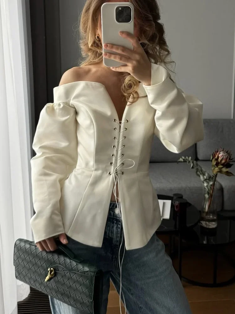 Sexy Off-shoulder White Top Women Vintage Long Sleevels Waist-cinching V Neck Irregular Split Hem Blouse 2026 Vacation Lady Wear