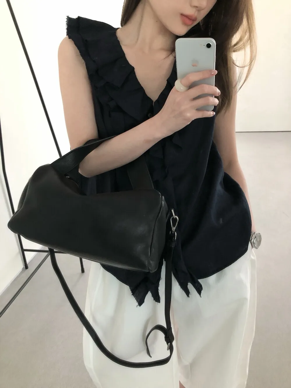 

Lilian Women's Slimming Linen Shirt Breathable Korean Style Wood Grain Design Casual Comfortable V-Neck Sleeveless Top