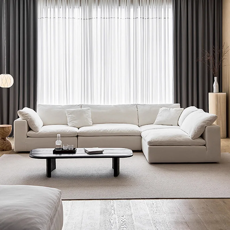 Cremefarbenes Stoffsofa aus einfacher Baumwolle und Leinen